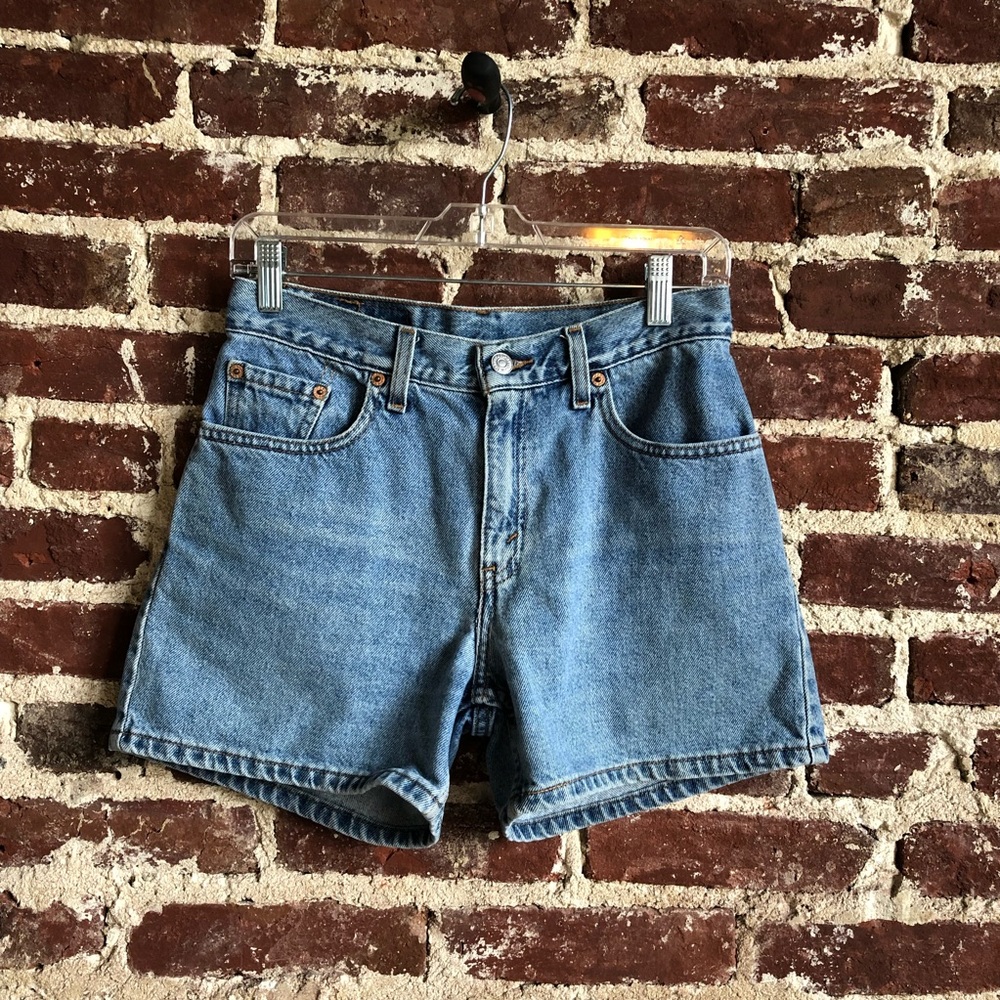 Vintage Levi’s High-Rise Denim Mom Shorts